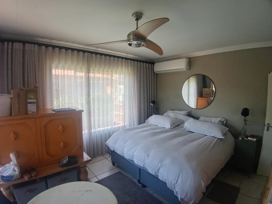 To Let 4 Bedroom Property for Rent in Geelhoutpark North West